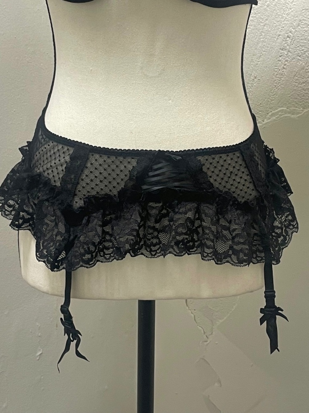 Boutique Black Lace Ruffled Garter Belt Skirt Mesh Polka Dot - M/L